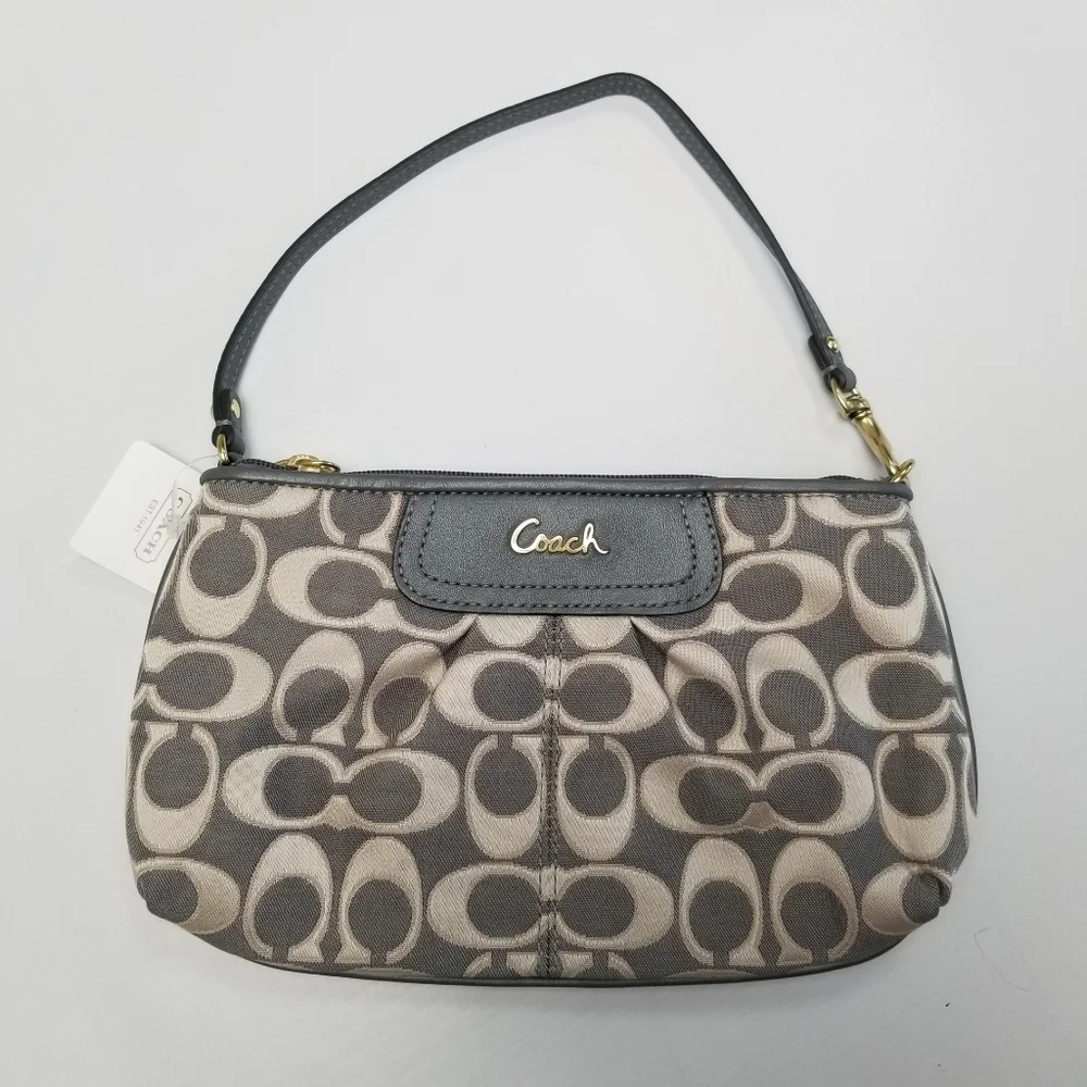 Coach Outline Signature Large Wristlet Handbag NWT